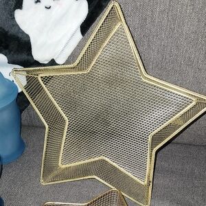 Set Of 2 Gold Star Wire Decorative Baskets/trays
